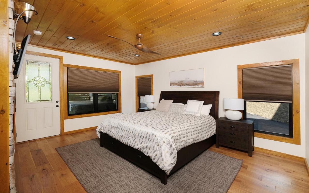 Edgewood Retreat Villa แกตลิงเบิร์ก ภายนอก รูปภาพ