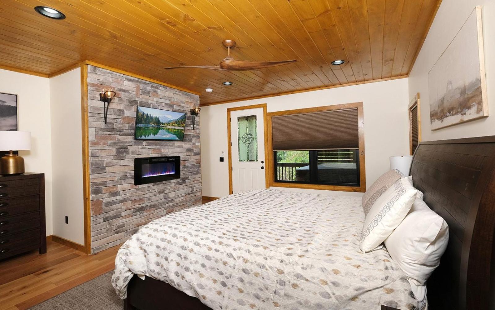 Edgewood Retreat Villa แกตลิงเบิร์ก ภายนอก รูปภาพ